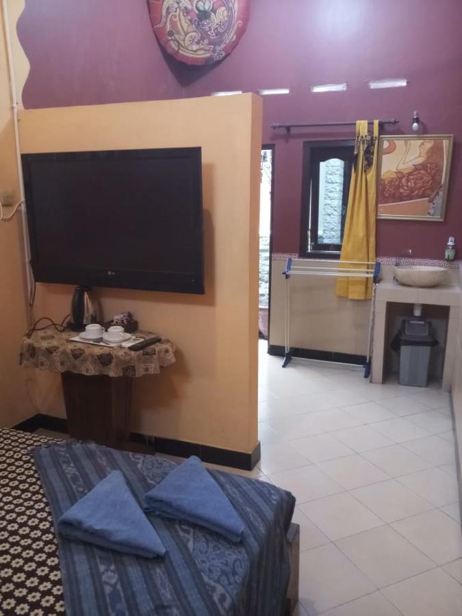 Losmen Setia Kawan Yogyakarta Esterno foto